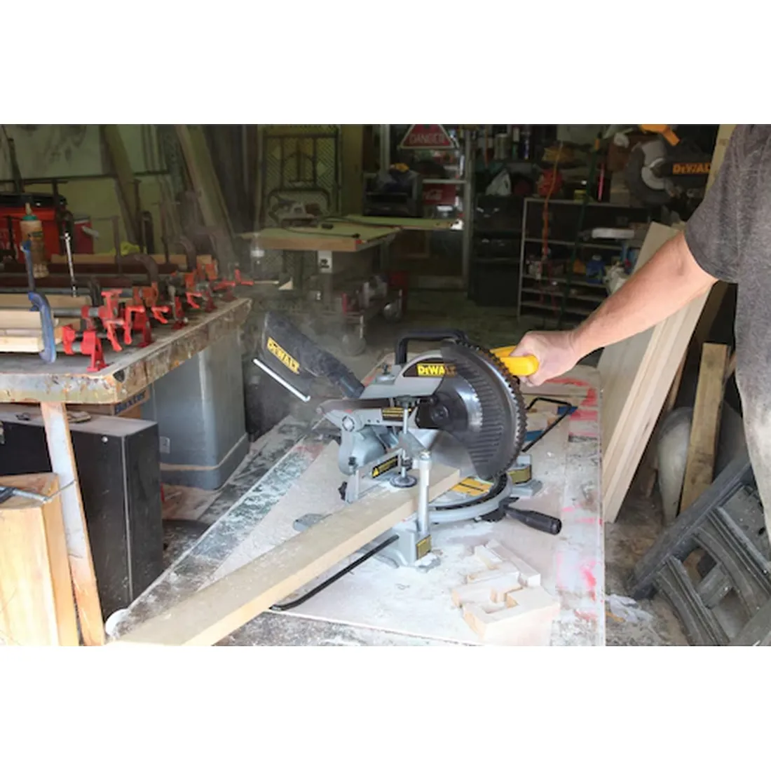 SERRA MEIA ESQUADRIA 1650W 220V DW714-B2 DEWALT