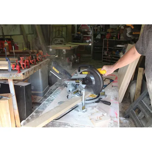 SERRA MEIA ESQUADRIA 1650W 220V DW714-B2 DEWALT