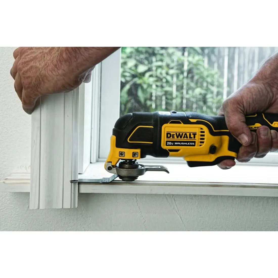 MULTI FERRAMENTA OSCILANTE 20V MAX* XR LI-ION, BRUSHLESS, SEM BATERIA E SEM CARREGADOR - DEWALT DCS356B