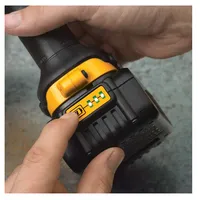 BATERIA 20 V MAX LI-ION 3,0 AH - DEWALT DCB200 - imagem 6