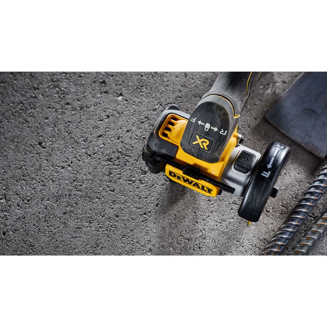 Recortadora p/ acabamento 20V S/ Bat. e Carr. DCS438B Dewalt