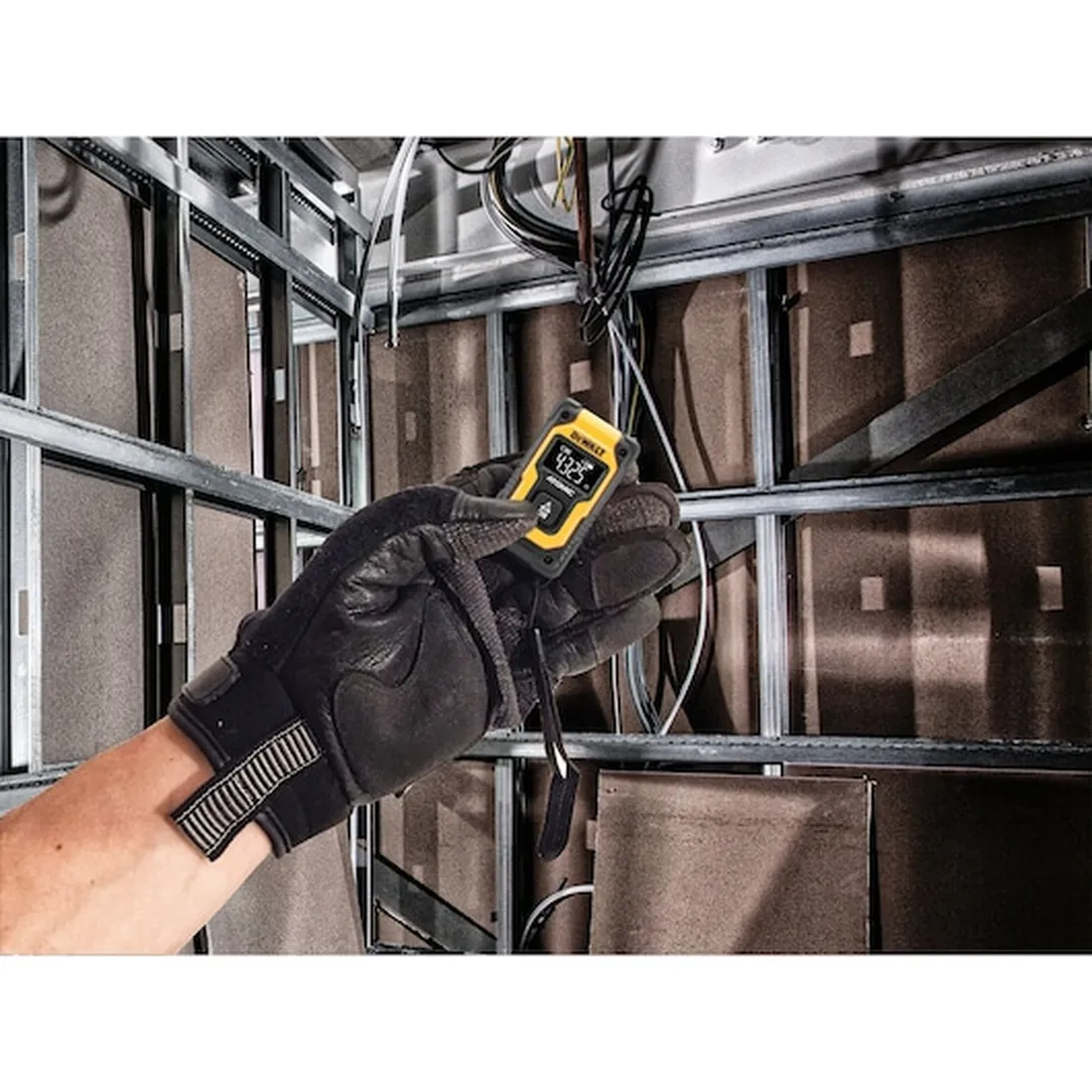 TRENA LASER 16M RECARREGAVEL DW055PL DEWALT