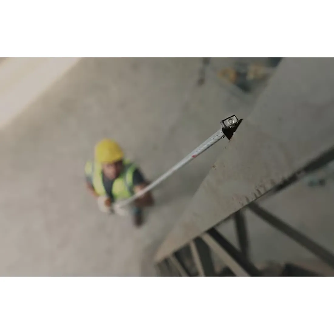 Trena Emborrachada DUO 8M/26' X 25mm DWHT34196L - Dewalt