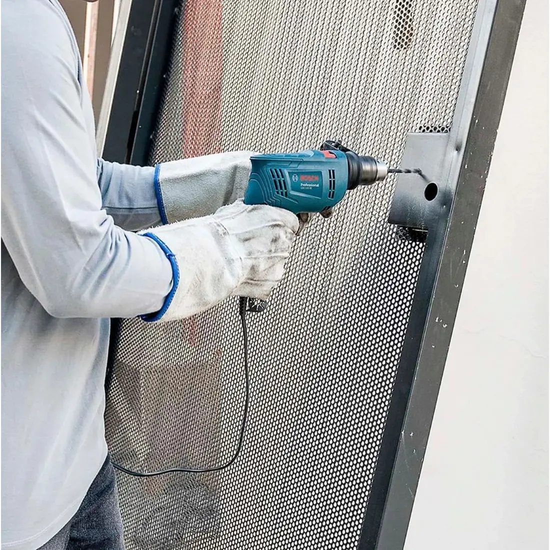 Furadeira de impacto GSB 550 RE 550W + 14 acessórios BOSCH - imagem 6
