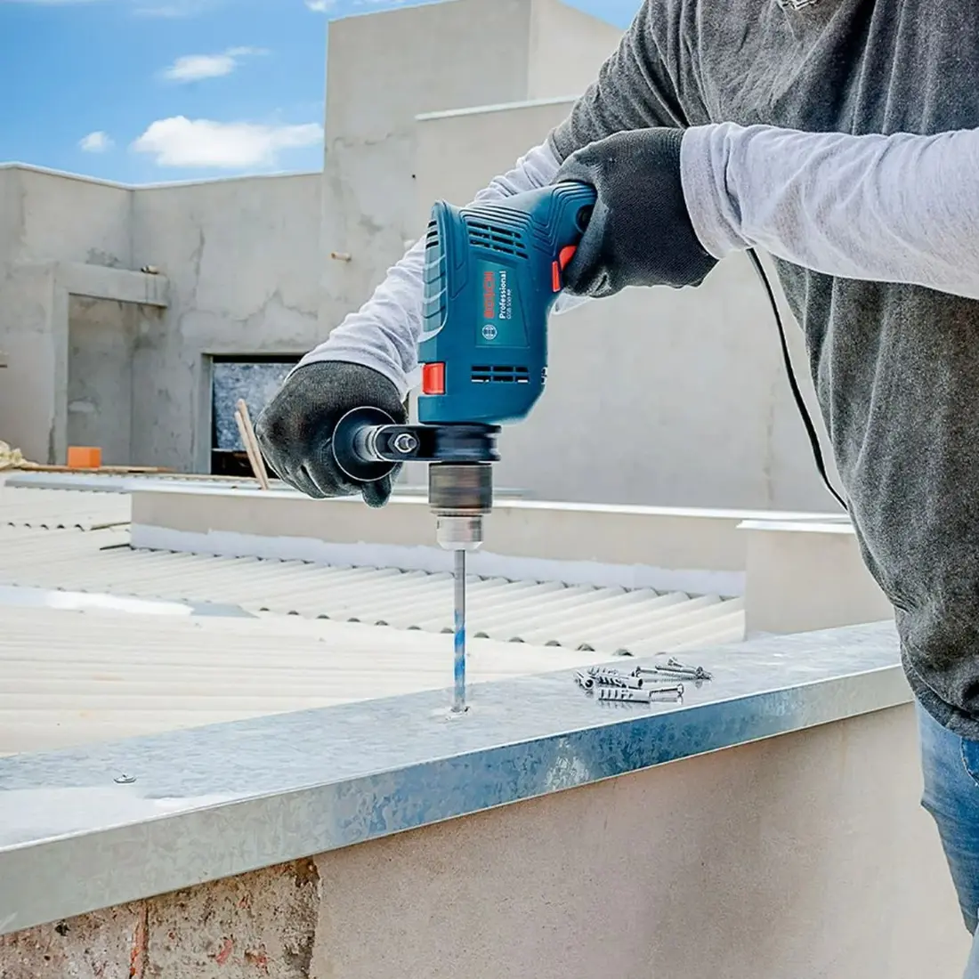 Furadeira de impacto GSB 550 RE 550W + 14 acessórios BOSCH - imagem 7