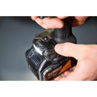 Parafusadeira/Furadeira impacto 20V kit edição especial F1 Mclaren DCD86MP2T-BR Dewalt - imagem 12