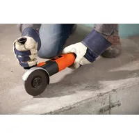 Esmerilhadeira Angular de 4.1/2 Pol. 820W - BLACK DECKER-G720-B2 - imagem 2