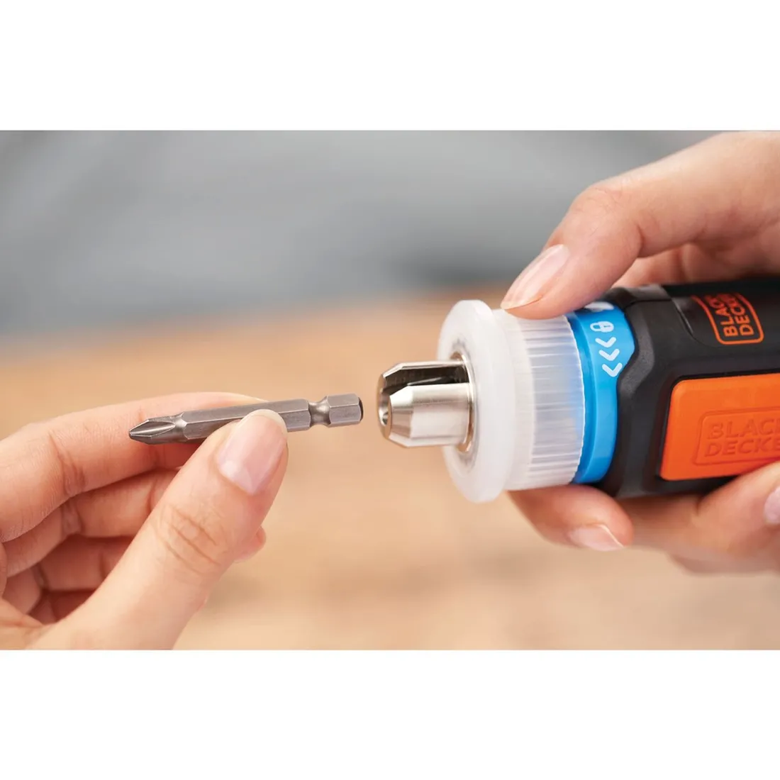 Parafusadeira Monta Móveis Hexdriver 4V Íon de Lítio Bivolt BCRTA601-BR BLACK DECKER