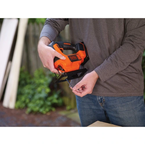 SERRA TICO-TICO 20V MAX SEM BATERIA E CARREGADOR BDCJS20B BLACK DECKER