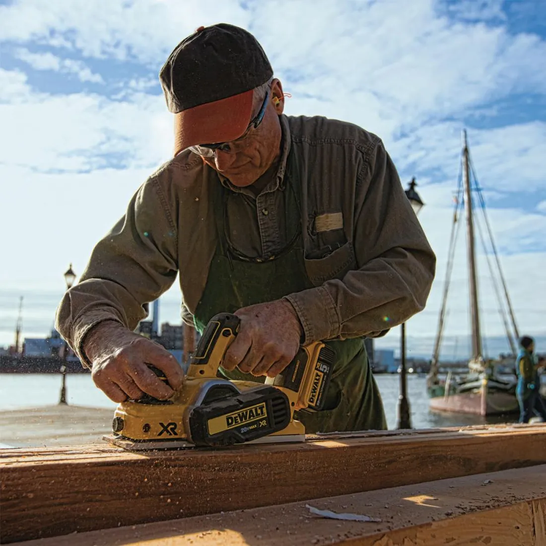 PLAINA 20V MAX* XR LI-ION, BRUSHLESS, SEM BATERIA E SEM CARREGADOR - DEWALT DCP580B