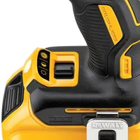 Kit Parafusadeira/Furadeira 1/2''  Com Impacto 20V MAX Ion de Litio XR BRUSHLESS, Carregador Bivolt, 2 Baterias de 2.0Ah e Maleta DEWALT DCD796D2 - imagem 4