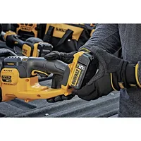 Aparador de Cerca Viva 22" 20V MAX LI-ION DEWALT DCHT820B - imagem 1