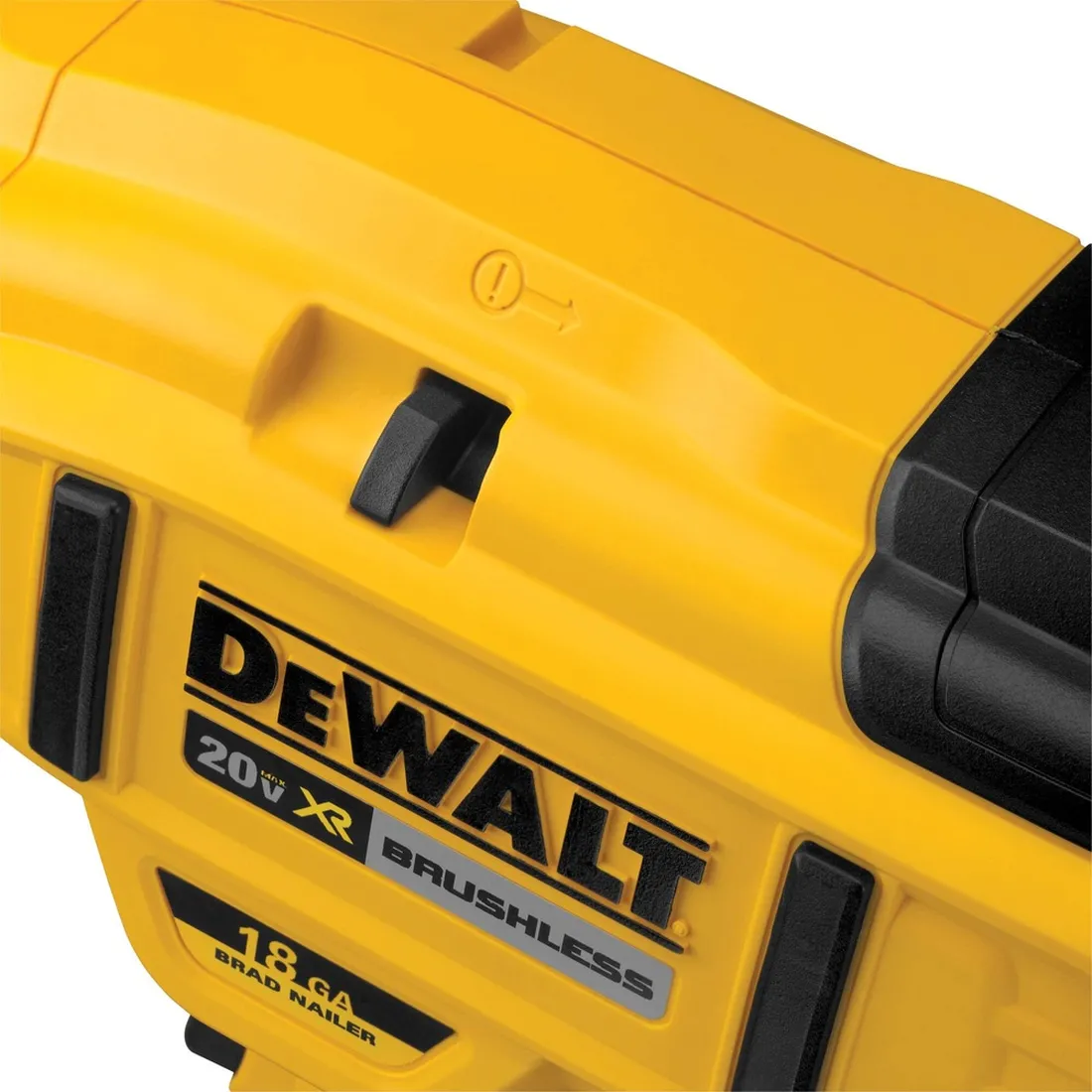 PINADOR DE 18GA 20V MAX XR DCN680B DEWALT