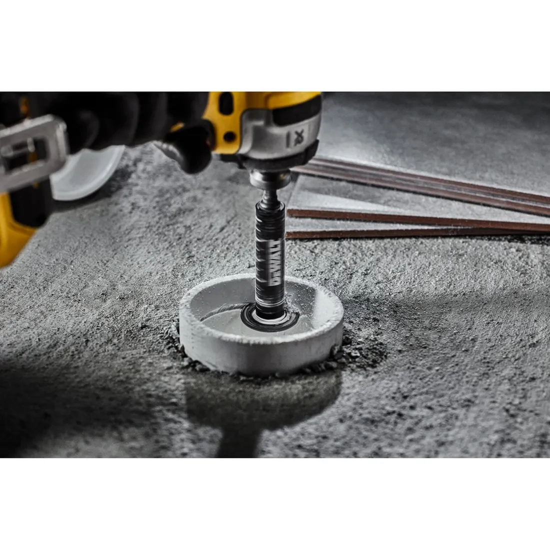 CORTADOR INTERNO DE TUBOS IMPACT CONNECT DWAIPCIR DEWALT