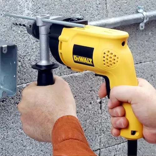 Furadeira de Impacto 1/2" VVR 800W (127V) - DW508SBR DEWALT