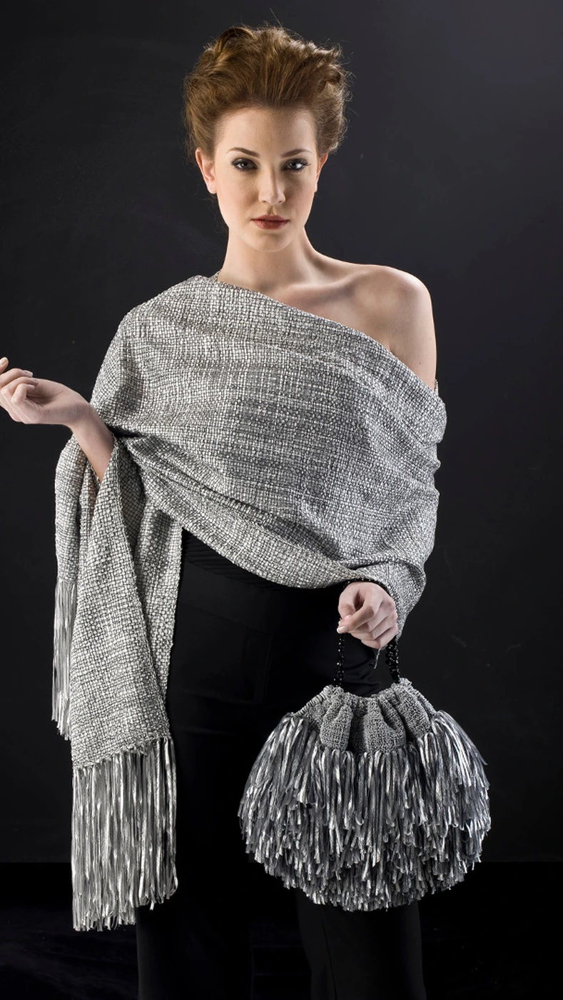 Echarpe Lisa Artesanal em Tear Manual | Moça Prendada