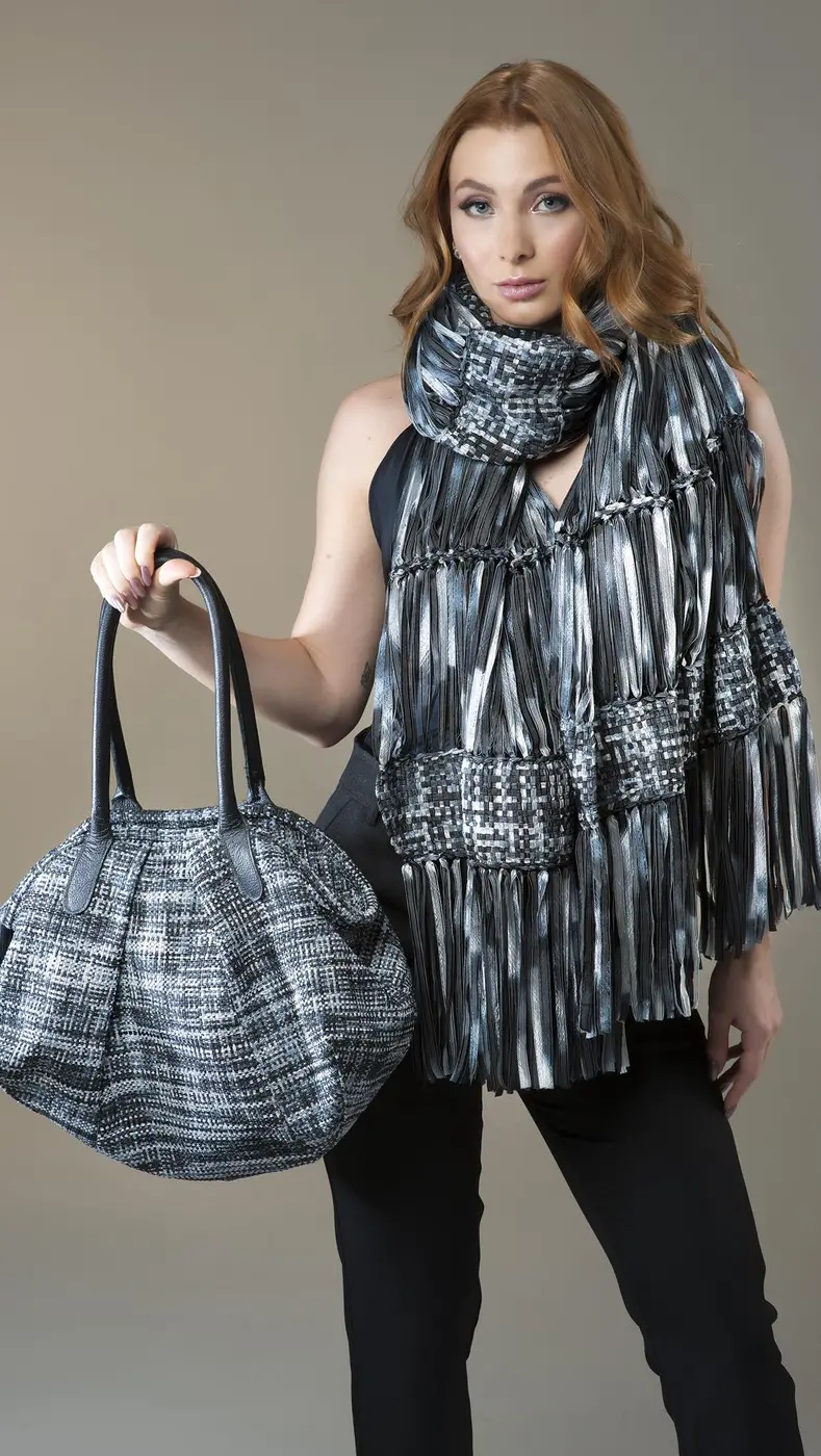 Bolsa Artesanal em Tear Manual | Moça Prendada