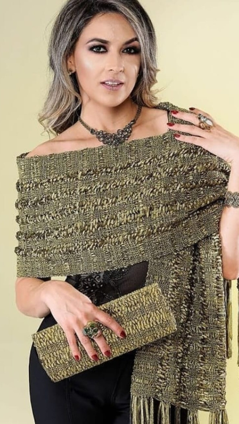 Echarpe Flower Pequena Artesanal | Moça Prendada