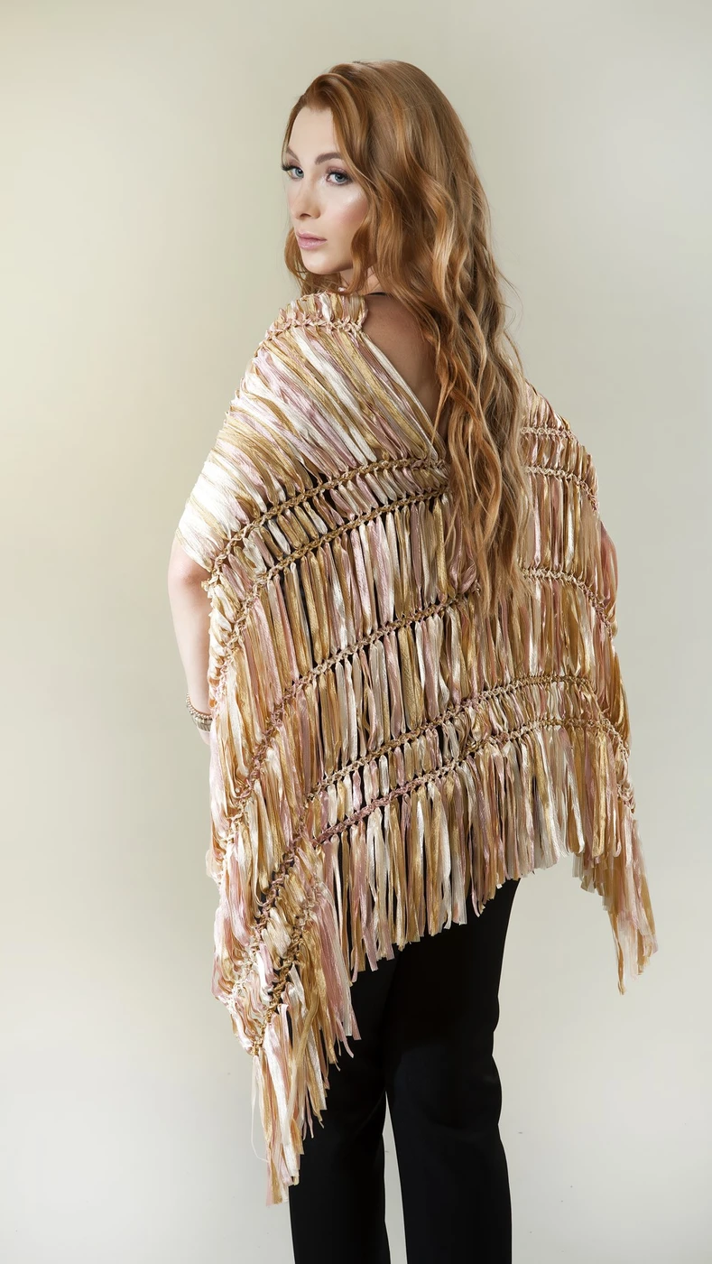 Pelerine Artesanal em Fita Trilogy | Moça Prendada