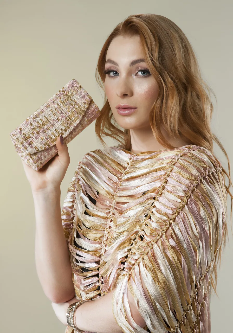 Clutch Lisa Peqena T