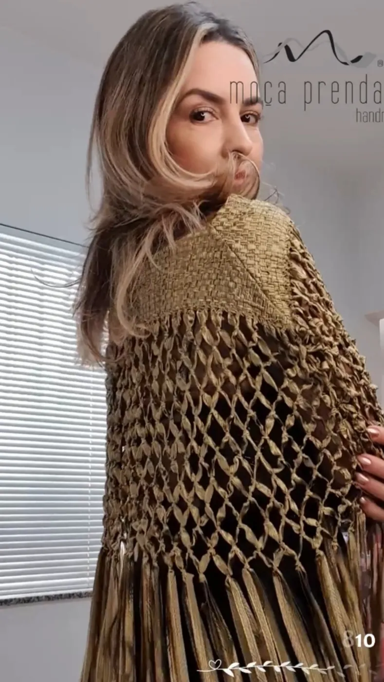 Pelerine Cindy Artesanal em Fita Trilogy | Moça Prendada