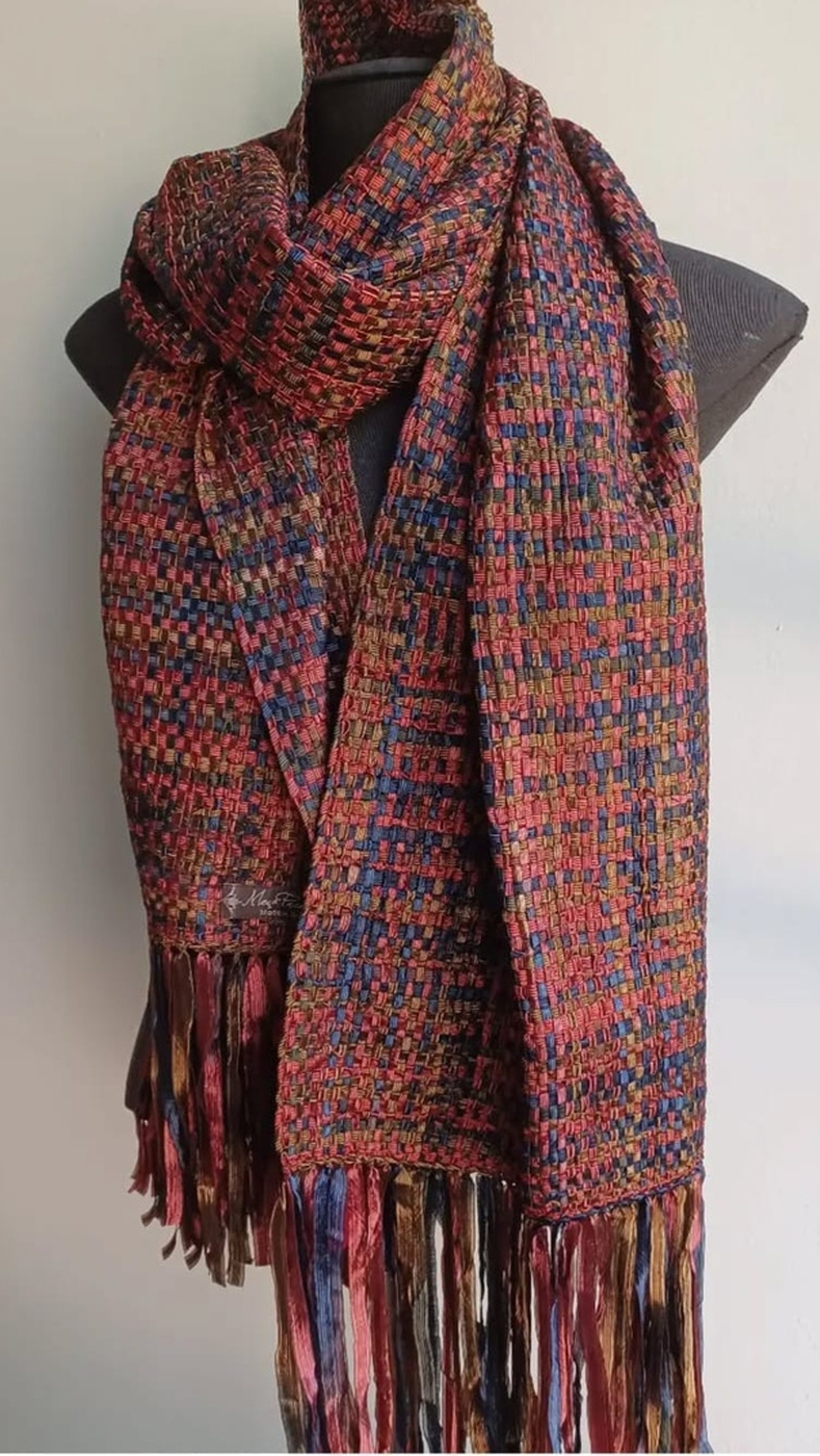 Echarpe Lisa Pequena Artesanal em Fita Trilogy | Moça Prendada