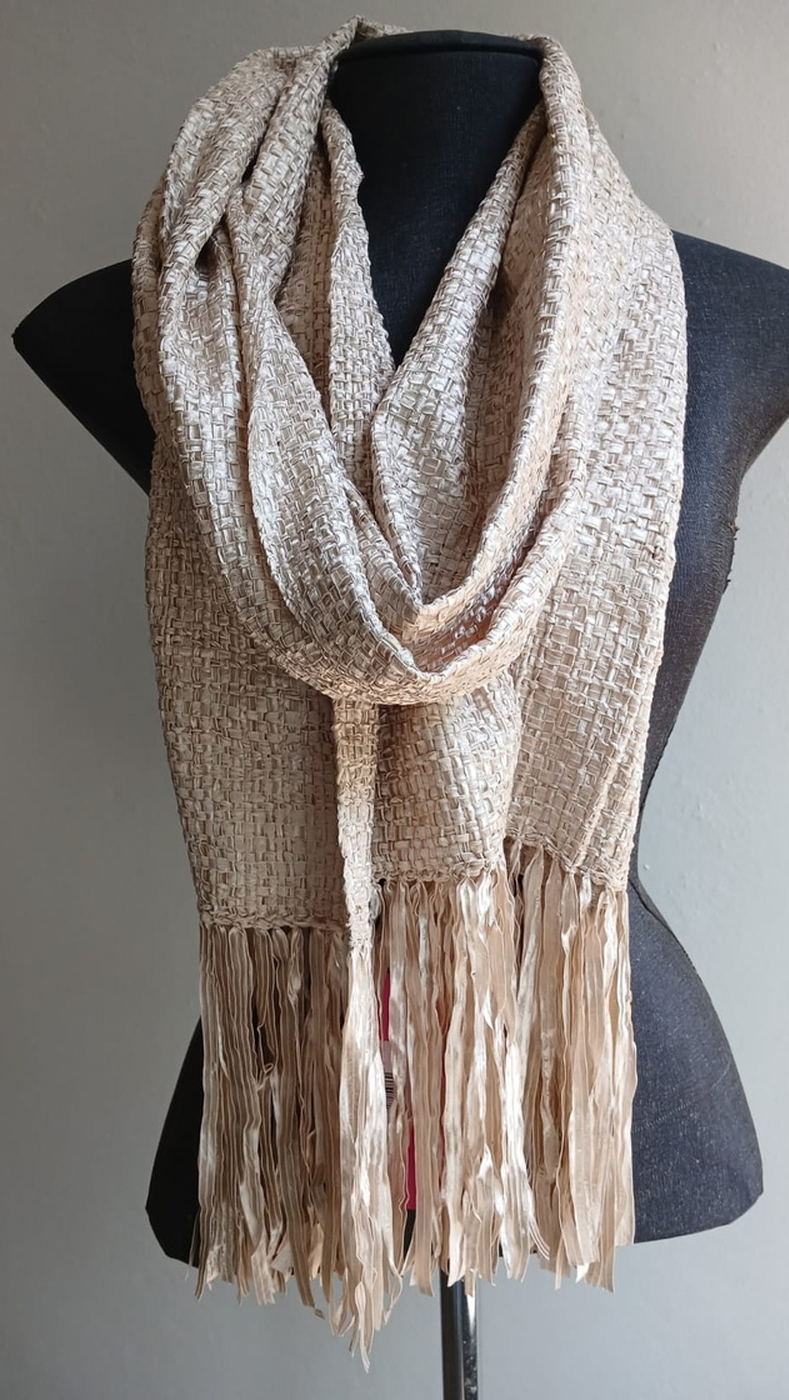 Echarpe Lisa Pequena Artesanal em Fita Starget | Moça Prendada