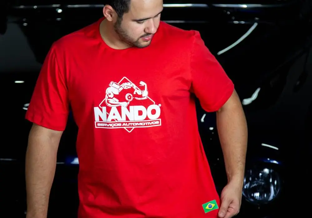 Camiseta Vermelha – Logo Branca