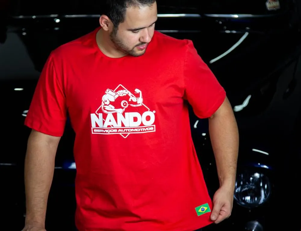 Camiseta Vermelha – Logo Branca