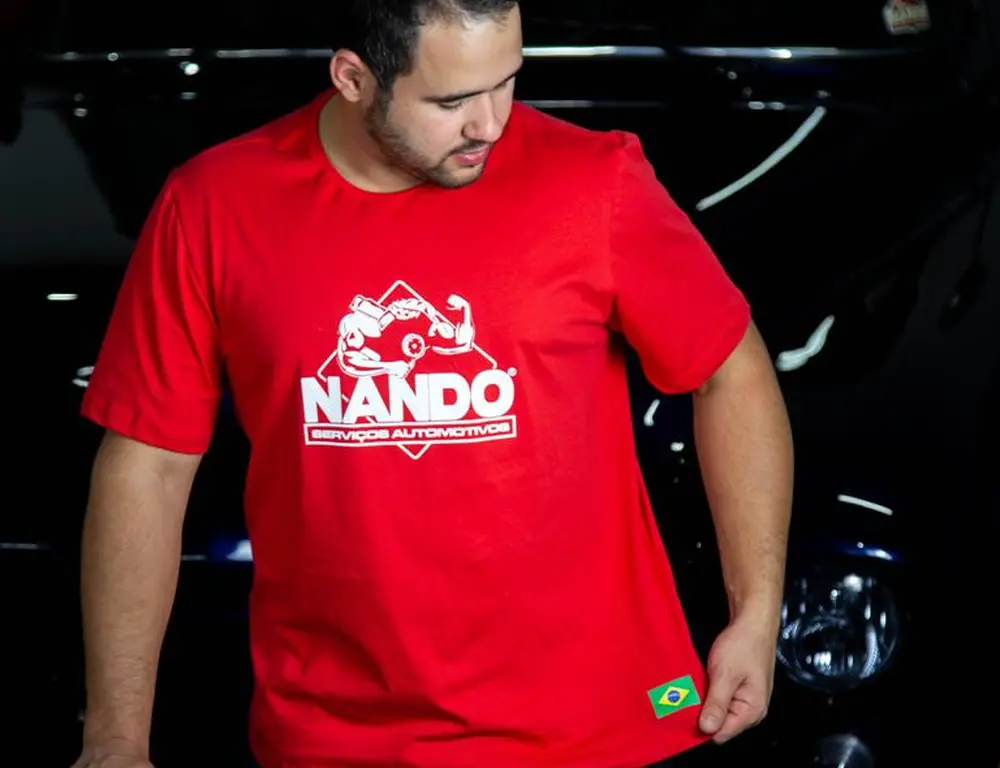 Camiseta Vermelha – Logo Branca