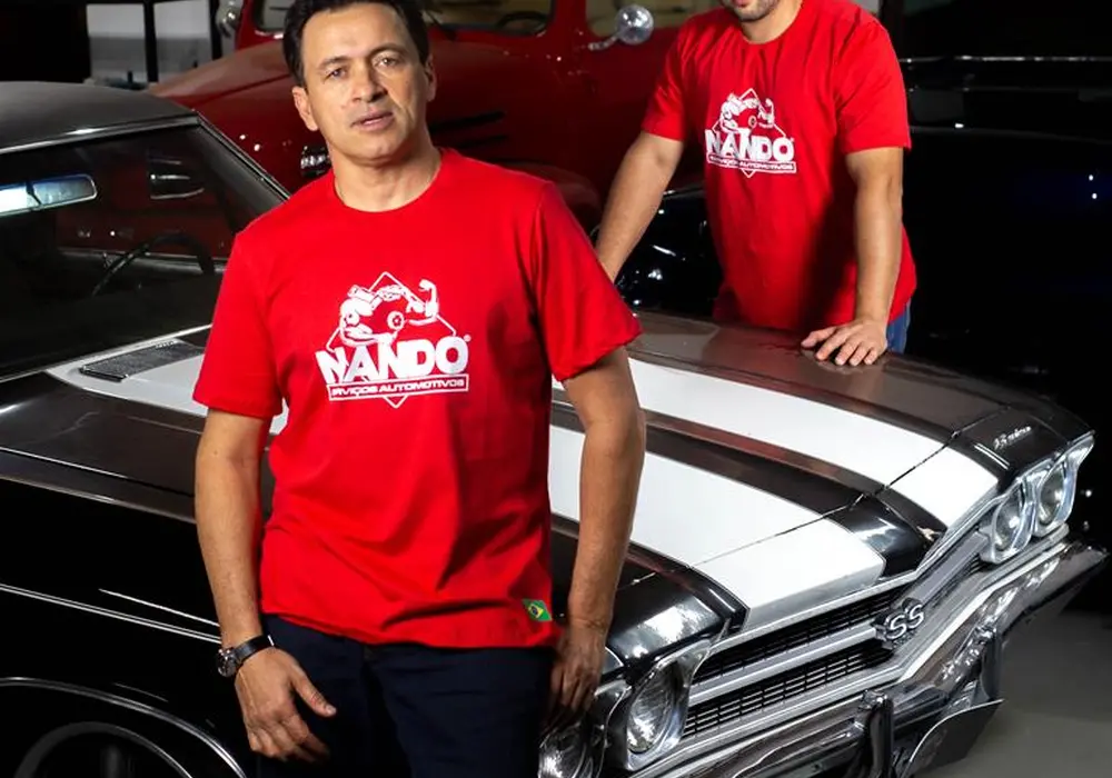 Camiseta Vermelha – Logo Branca