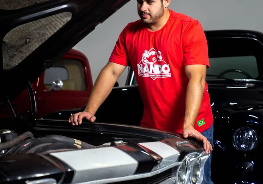 Camiseta Vermelha – Logo Branca