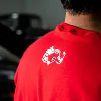 Camiseta Vermelha – Logo Branca - imagem 5