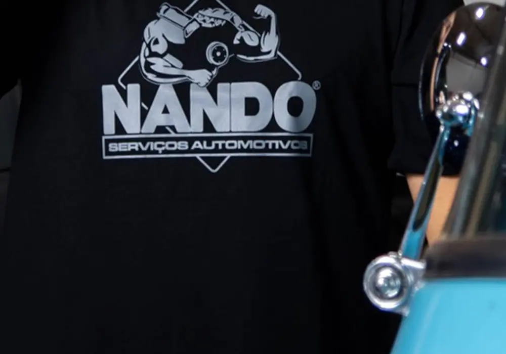 Camiseta Preta - Logo Cinza