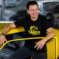 Camiseta Preta - Logo Amarela - imagem 1