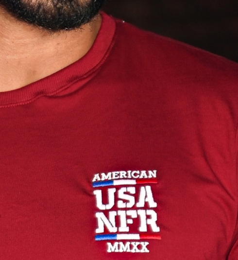 Camiseta Vermelha Bordada NFR