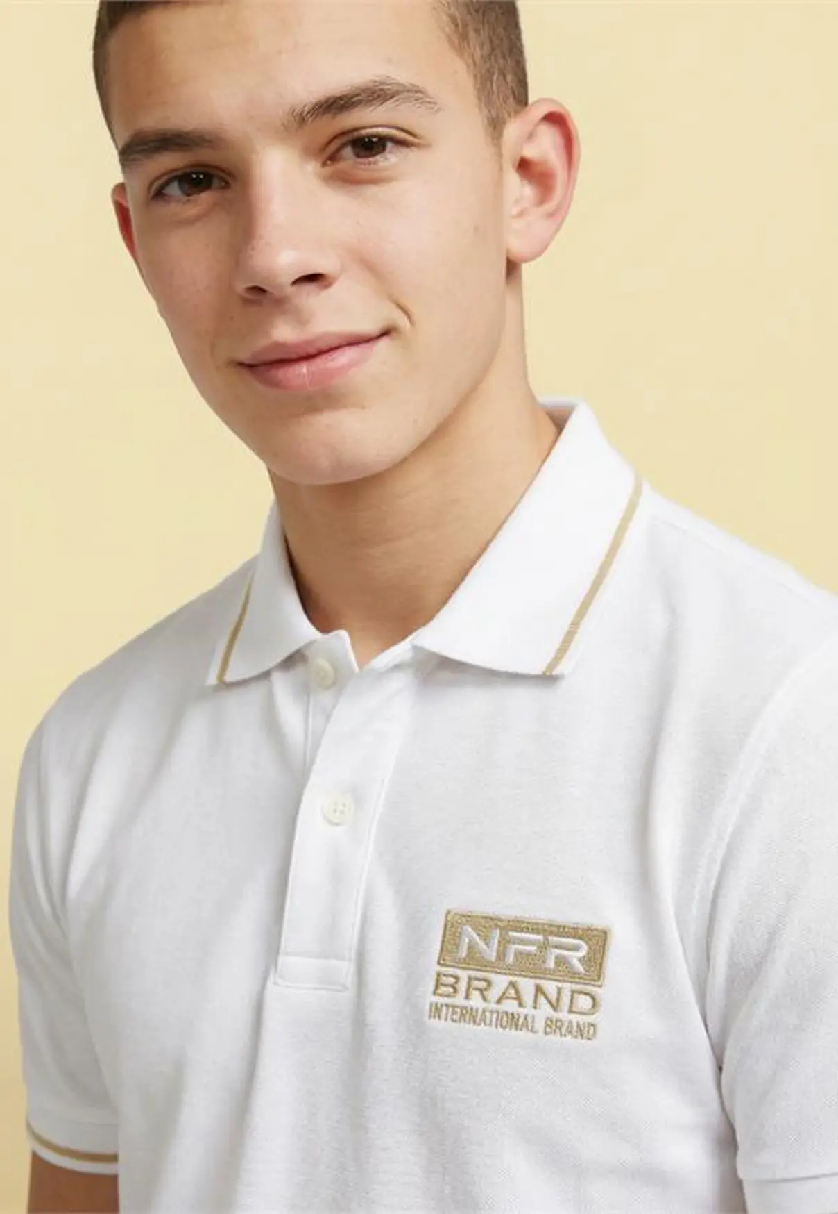 Polo Masculina NFR – Branco com Dourado