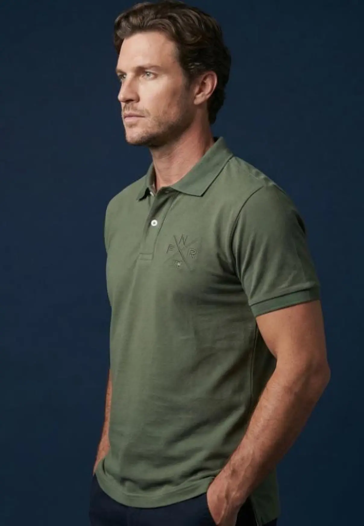 Polo Masculina NFR – Verde Militar Premium