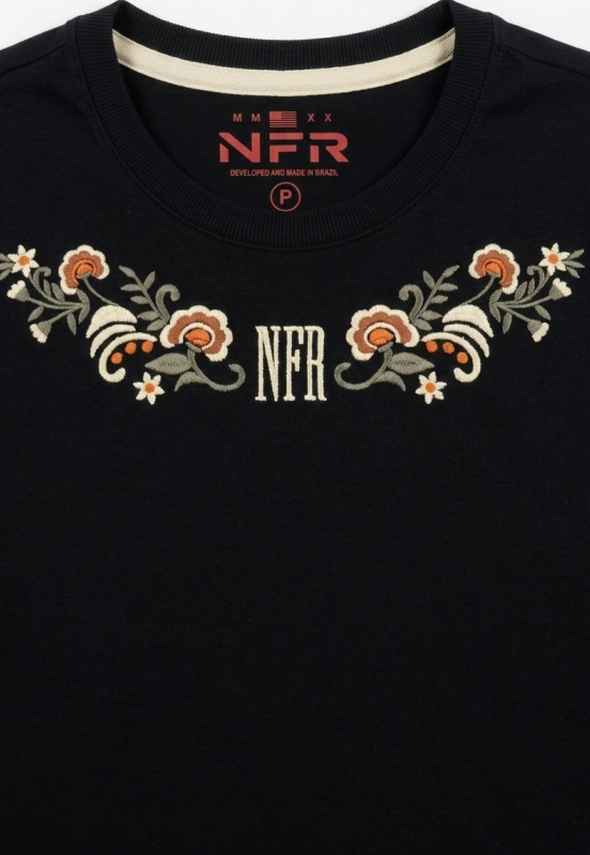 Cropped Feminino NFR – Bordado Floral Premium