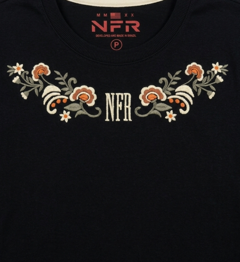 Cropped Feminino NFR – Bordado Floral Premium