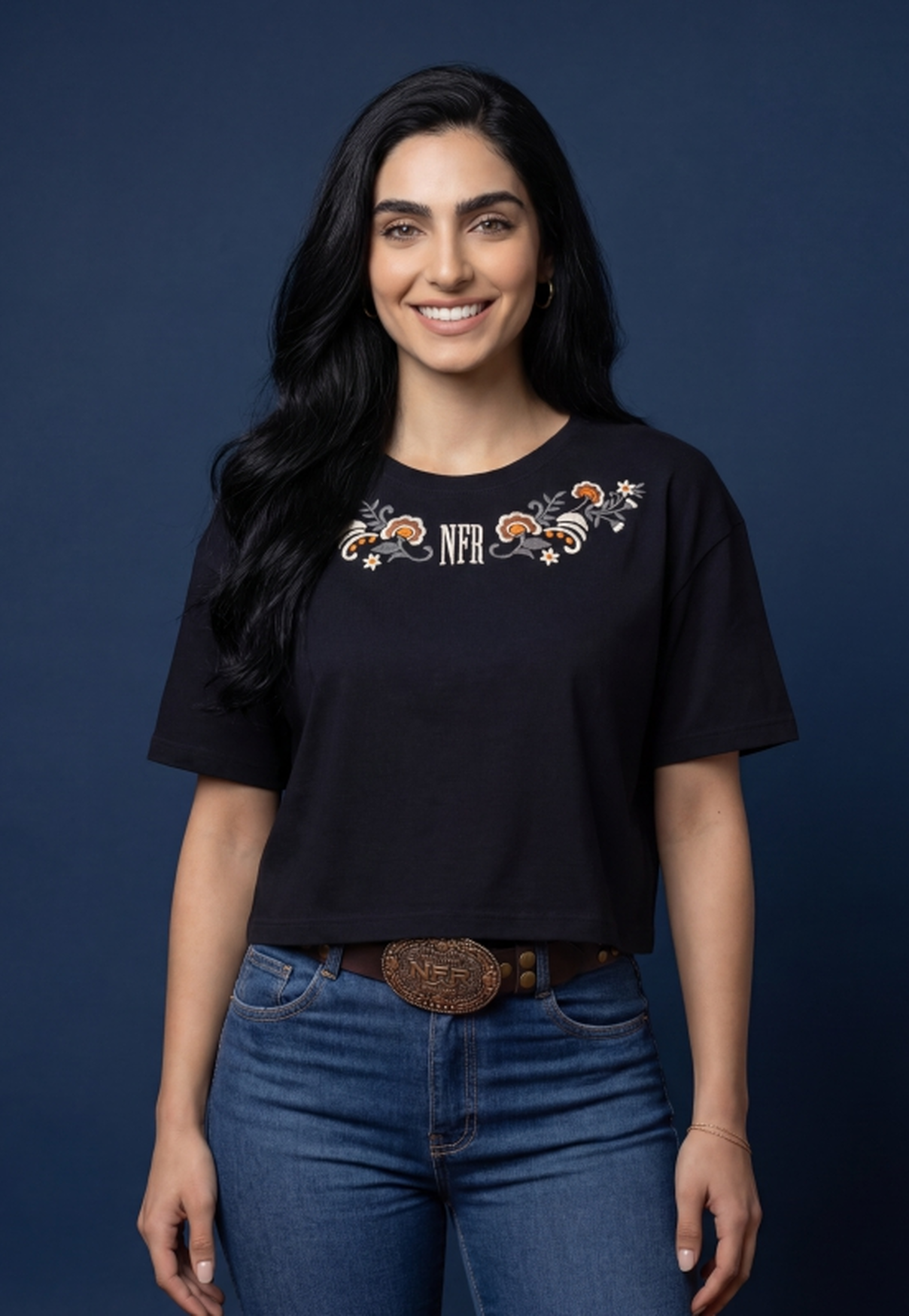 Cropped Feminino NFR – Bordado Floral Premium