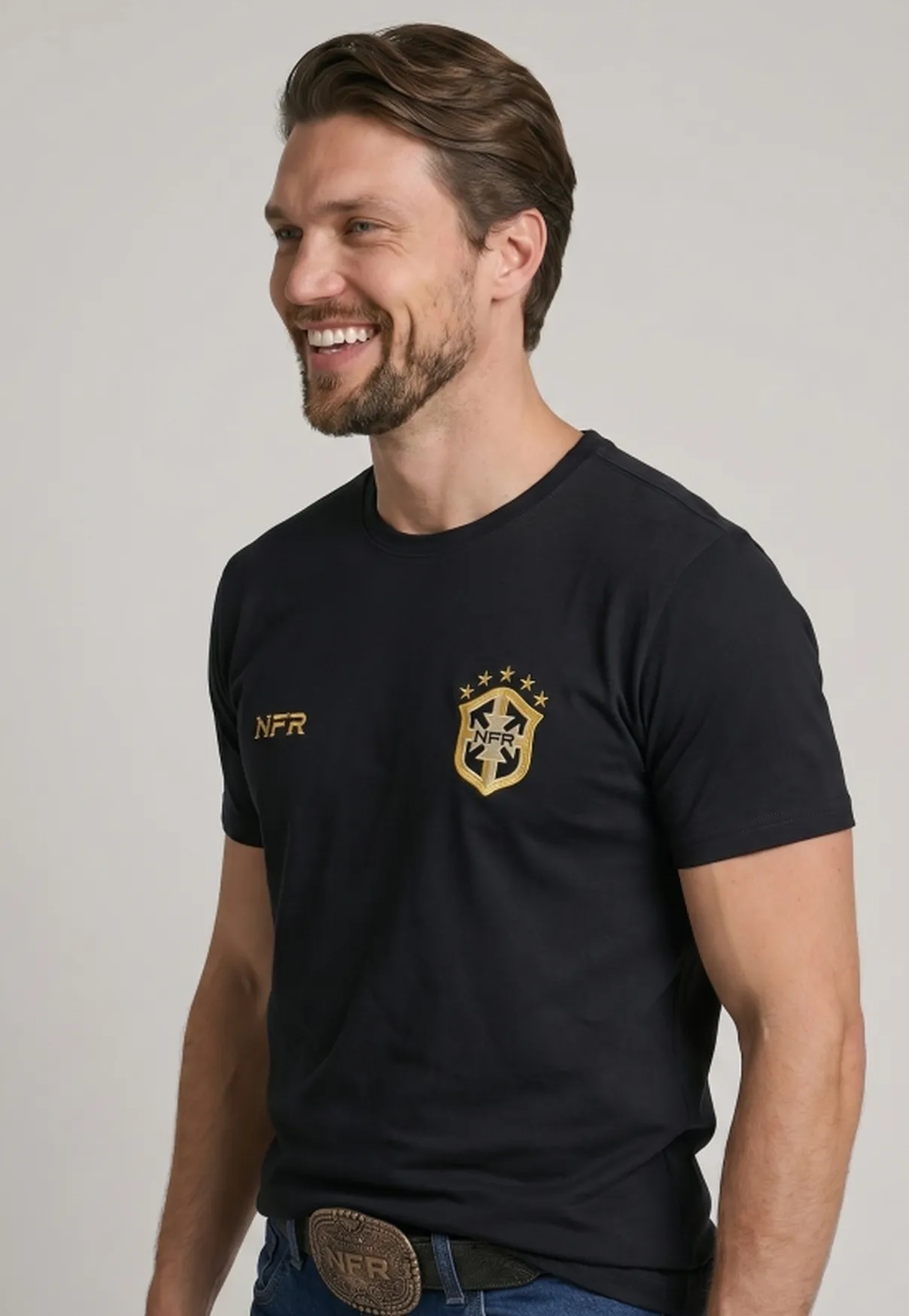 Camiseta NFR Brasil Premium – Preto com Bordado Dourado