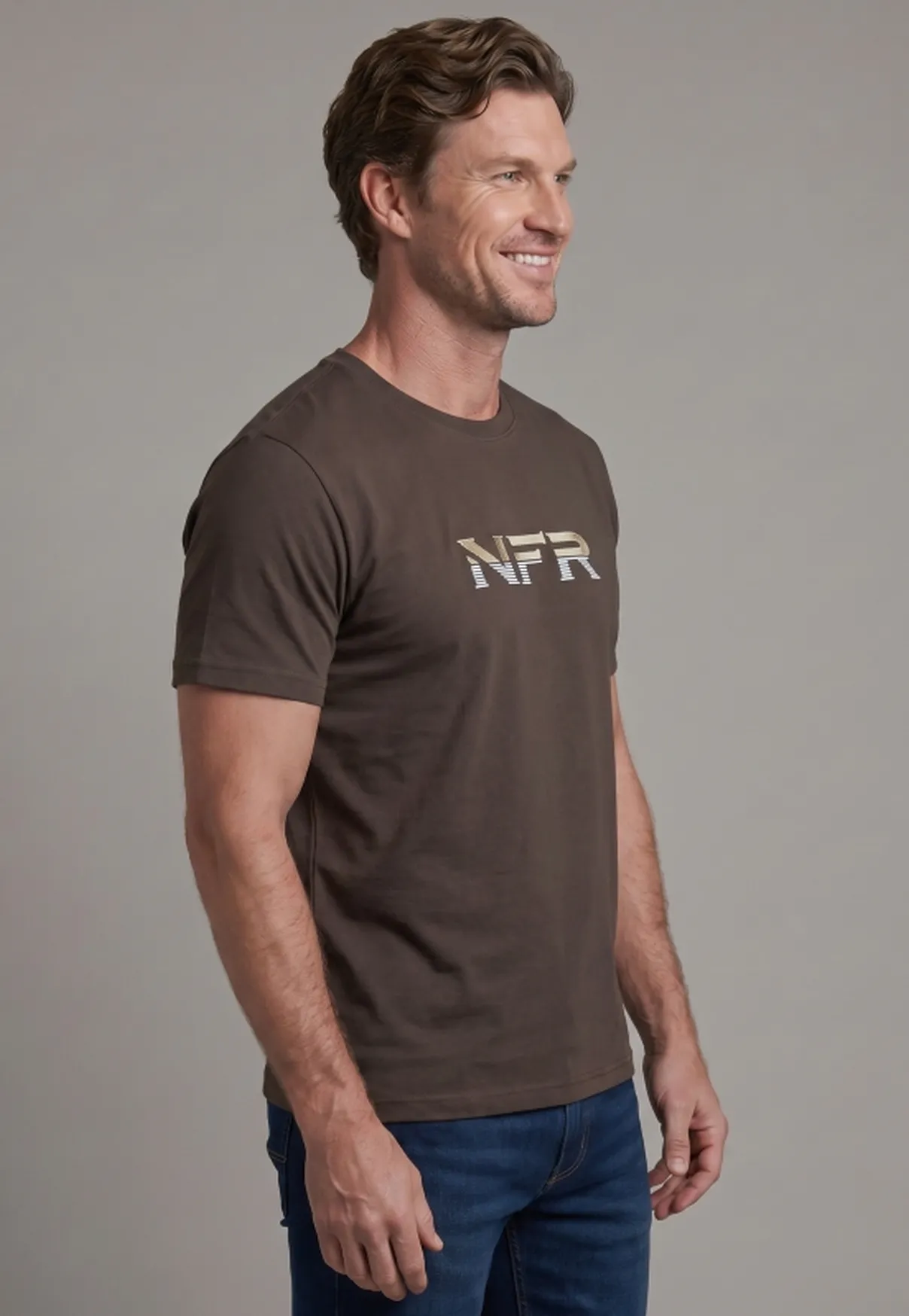 Camiseta Masculina NFR Logo Bordado – Café