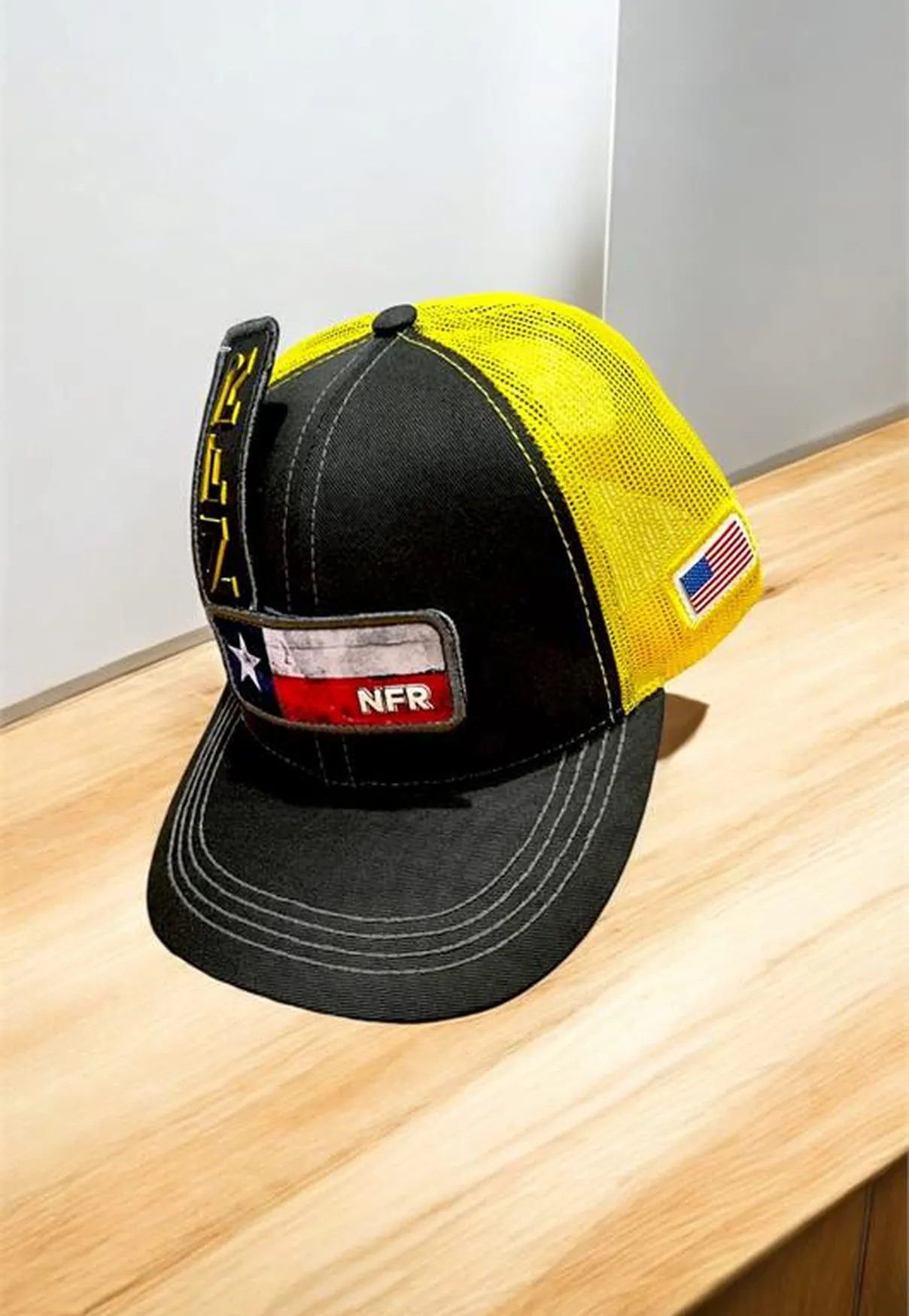 Boné Trucker NFR Texas Flag – Preto e Amarelo Neon