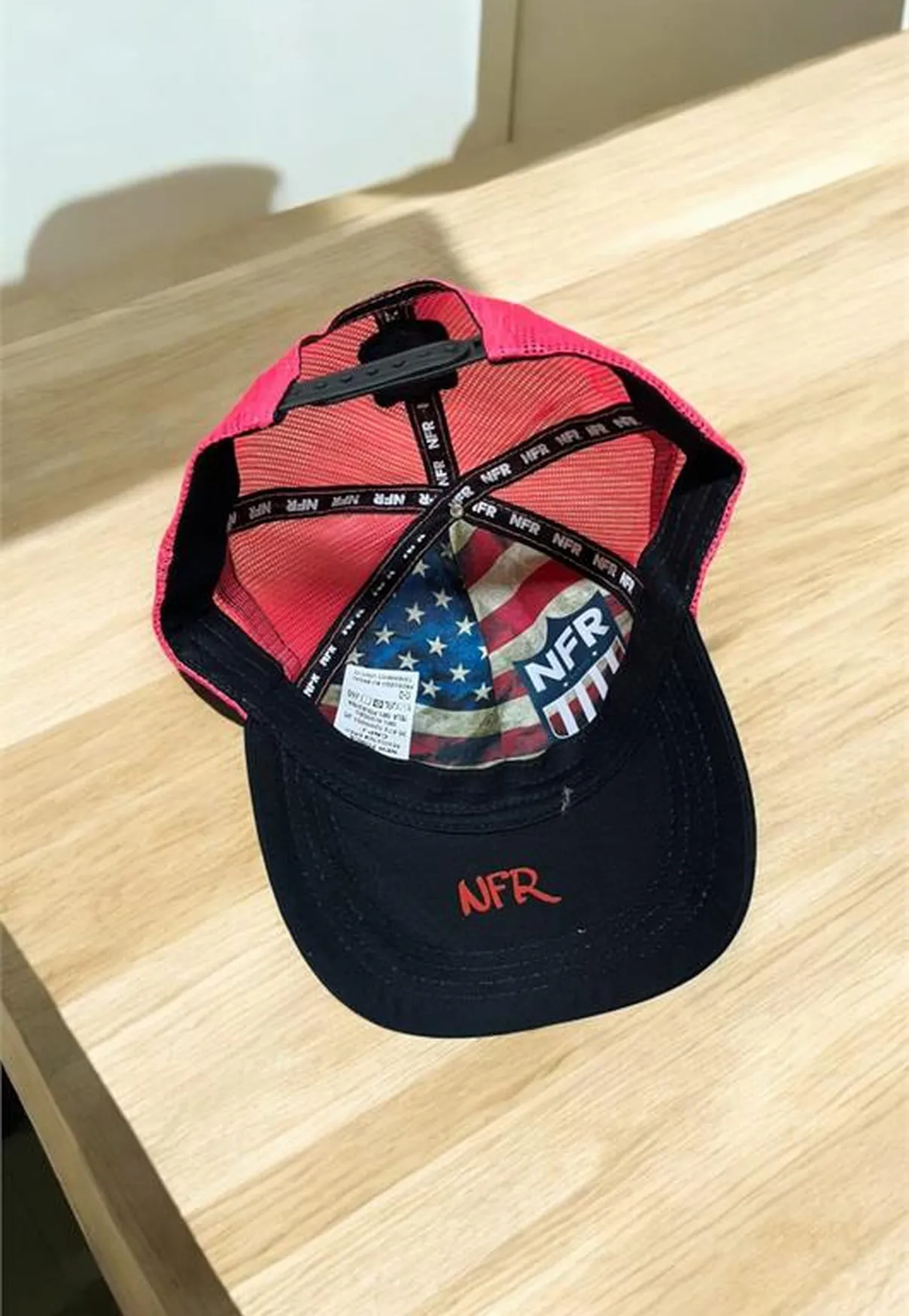 Boné Trucker NFR Bull Icon – Preto e Rosa Pink