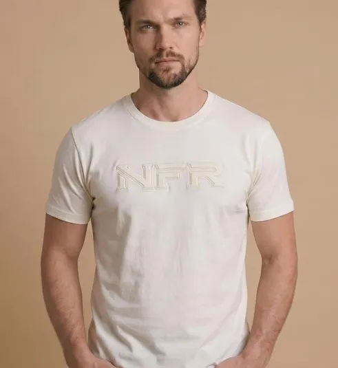 Camiseta Masculina NFR Monocromática Bordada – Off White