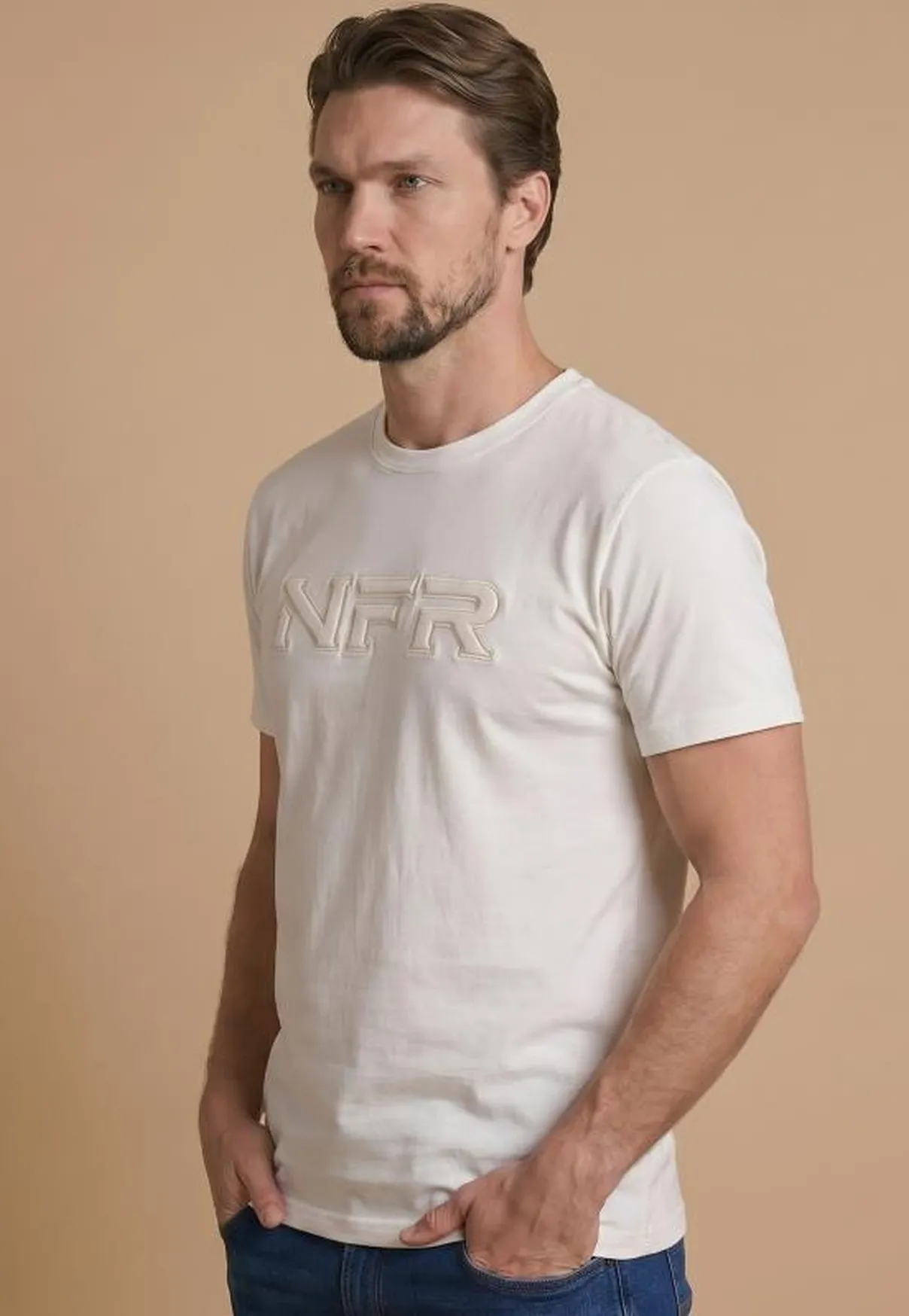 Camiseta Masculina NFR Monocromática Bordada – Off White