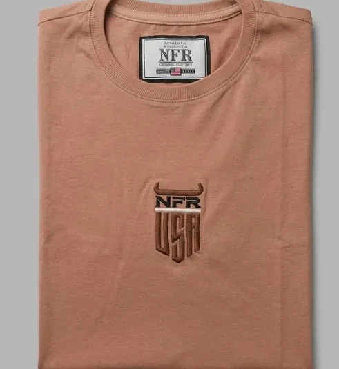 Camiseta Masculina NFR Shield Logo – Bege Rosé
