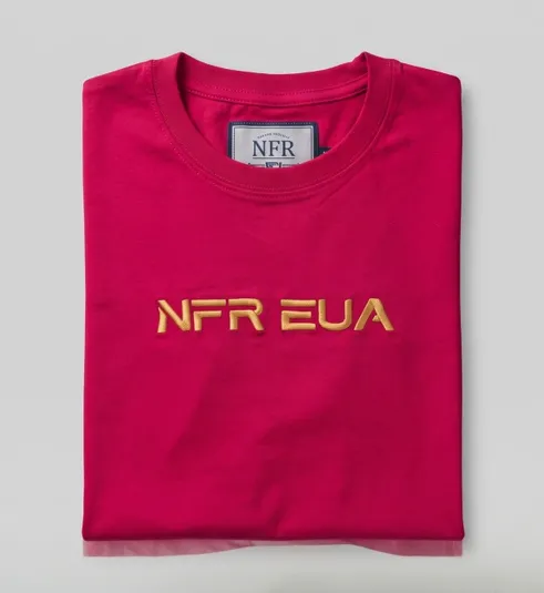 Camiseta Masculina NFR EUA Bordô