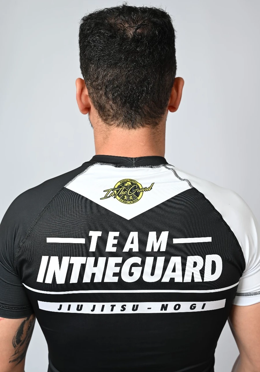 Kimono In The Guard Pro Marinho